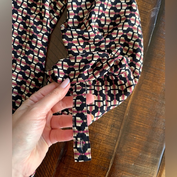 Pleione Classic Lightweight Flowy Size Medium - Picture 14 of 16